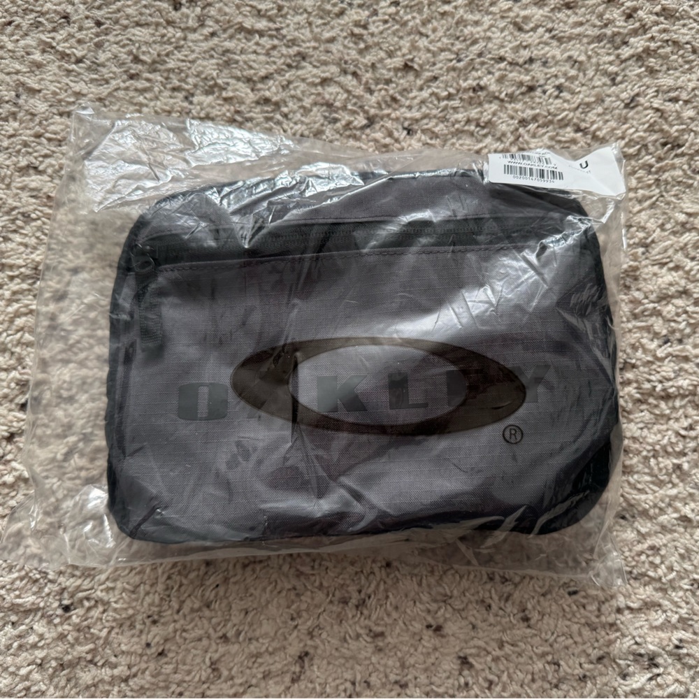 Oakley packable backpack NWT, brand new in original packaging